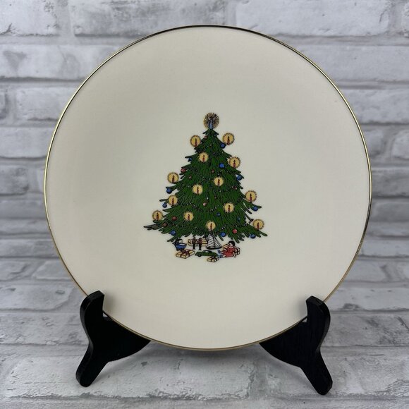 B.C. Clark 98th Year 1990 Christmas Collectors Plate 8.25" Christmas Tree - Picture 1 of 3